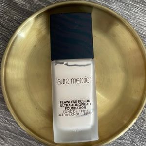 Laura Mercier Flawless Fusion Foundation